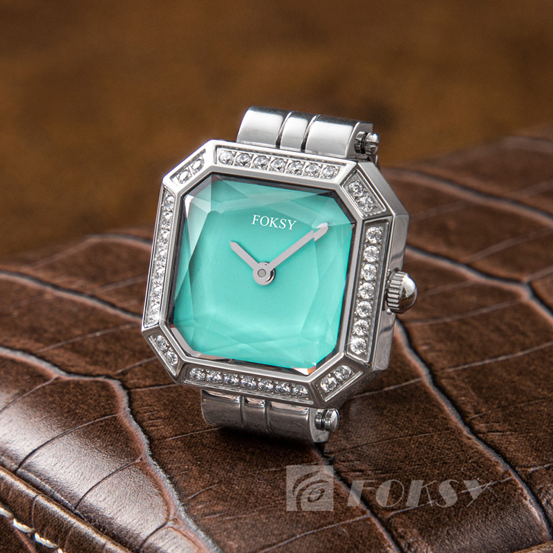 Custom Mini Hand Diamond Square Finger Tone Ring for Men and Women Luxury Quartz Watch with Personalized Logo