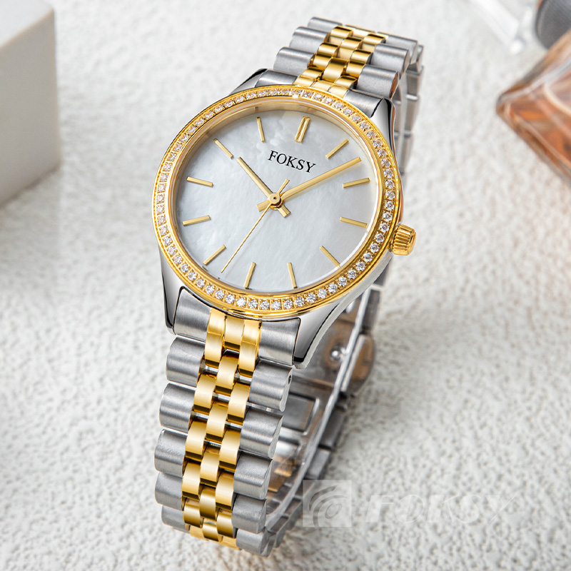 Custom Logo Luxury Diamond Quartz Watch for Women Fashionable Designer Wrist Watch for Ladies