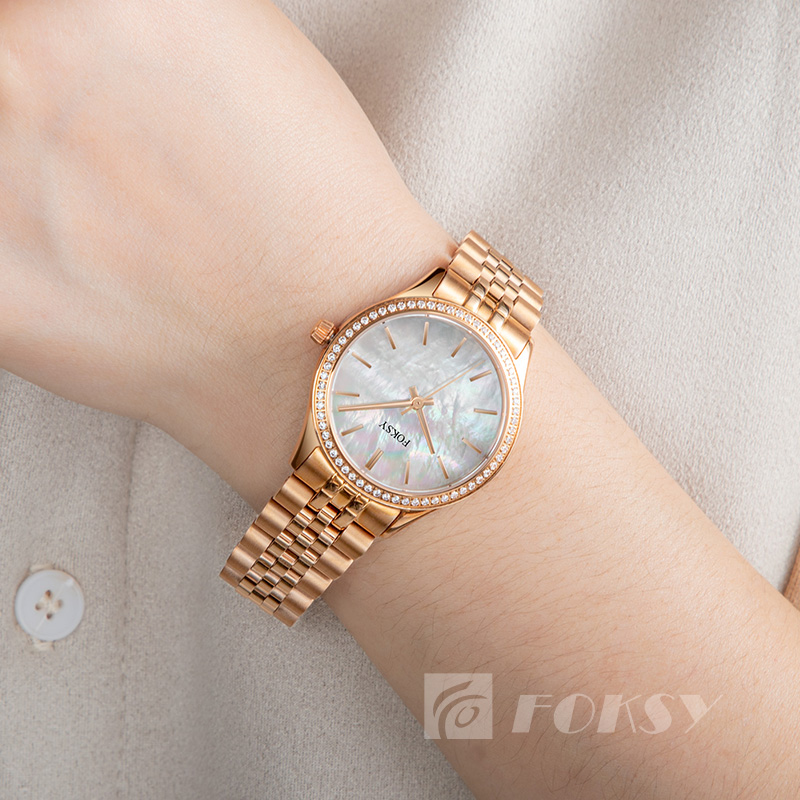 Custom Logo Luxury Diamond Quartz Watch for Women Fashionable Designer Wrist Watch for Ladies