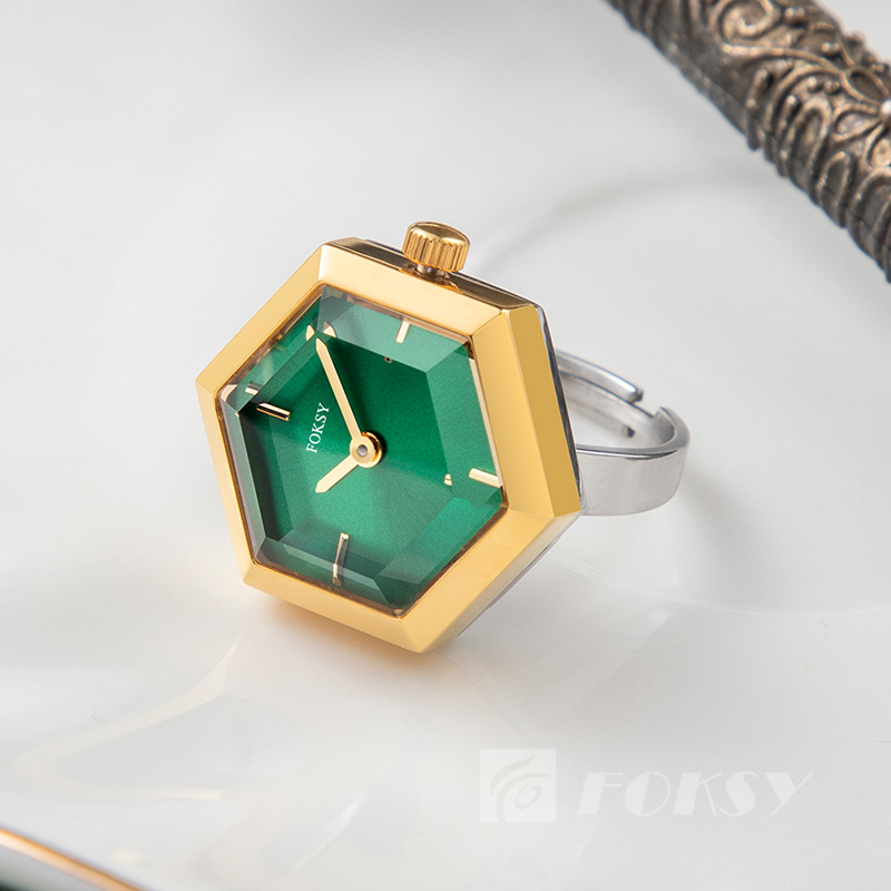 Fashionable mini green dial ring watch quartz creative exquisite accessories for men and women