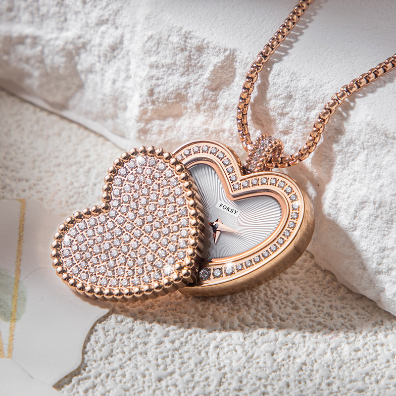 Wholesale Women's Necklace Watches Heart Shaped Fashion Flash Diamond Pendant Watch 