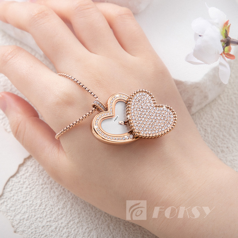 Wholesale Women's Necklace Watches Heart Shaped Fashion Flash Diamond Pendant Watch 