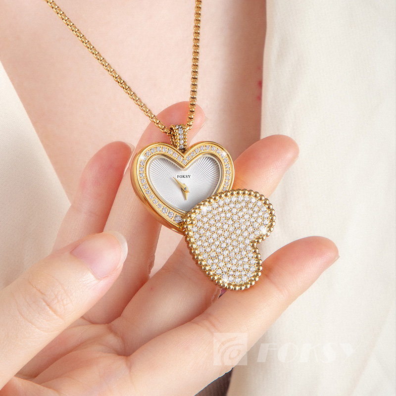 Wholesale Women's Necklace Watches Heart Shaped Fashion Flash Diamond Pendant Watch 