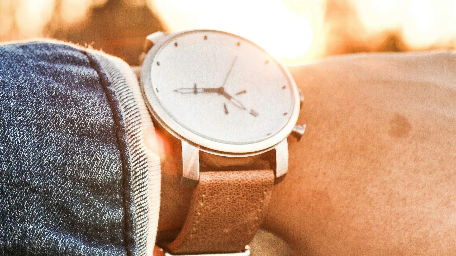 Shopify DTC Affordable Luxury Accessories Small Business Launches First Custom Watch Line: 50-Unit Small-Batch Pilot, Fully Sold Out Across Channels in 3 Weeks