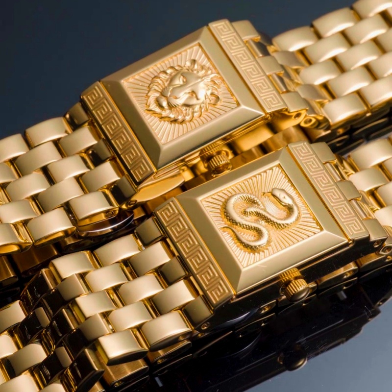 gold quartz watch